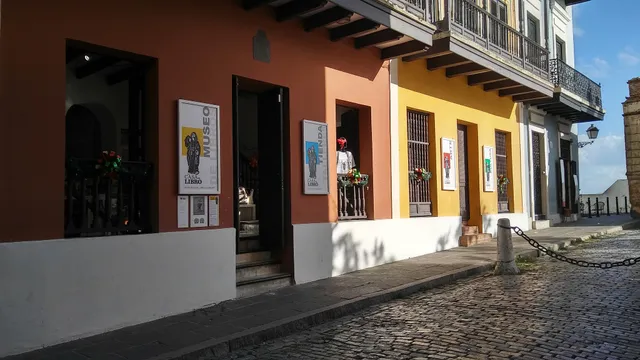 La Casa del Libro Museum-Library