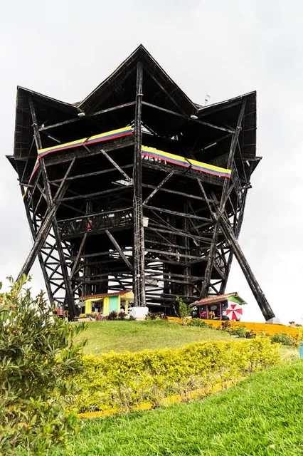 Mirador Colina Iluminada