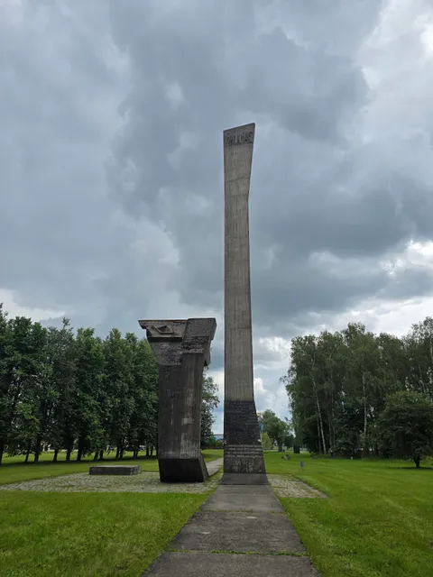 Piemineklis padomju karagūstekņiem