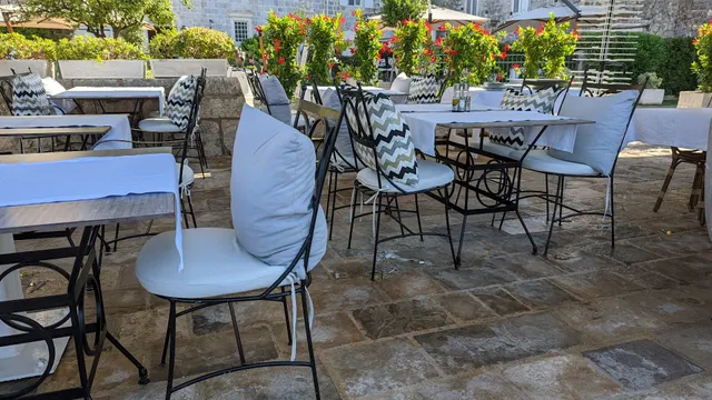 Restaurant Djardin - Seafood & Mediteranian Cousine