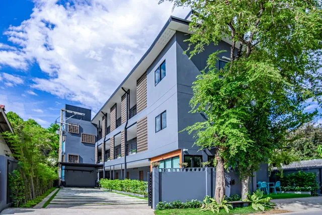 บ้านร้อยจันทร์ โฮสเทล (Baanroychan Hostel)