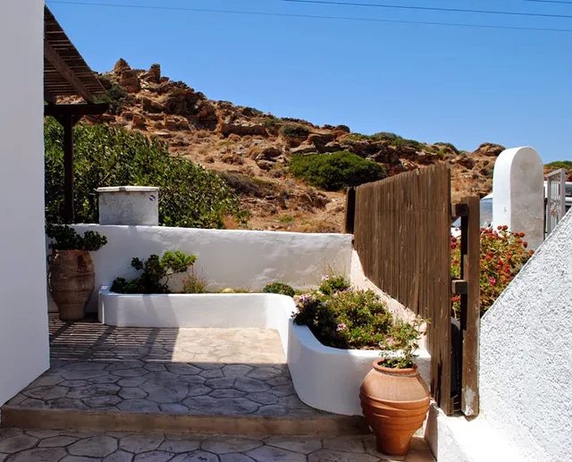 Four Seasons Rooms & Apartments