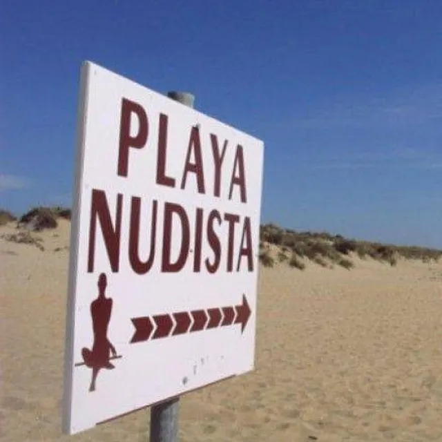 Playa nudista Almarda