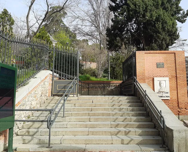 Mariano de Cavia Gate