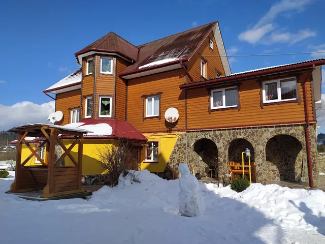 Hotelʹ "Bilya Poharu"