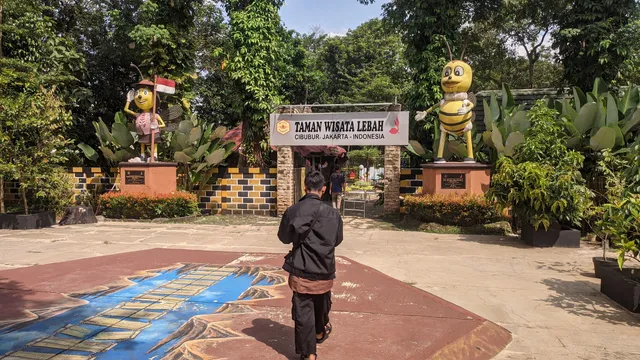 Taman Wisata Lebah