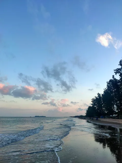 Pantai Batakan Lama