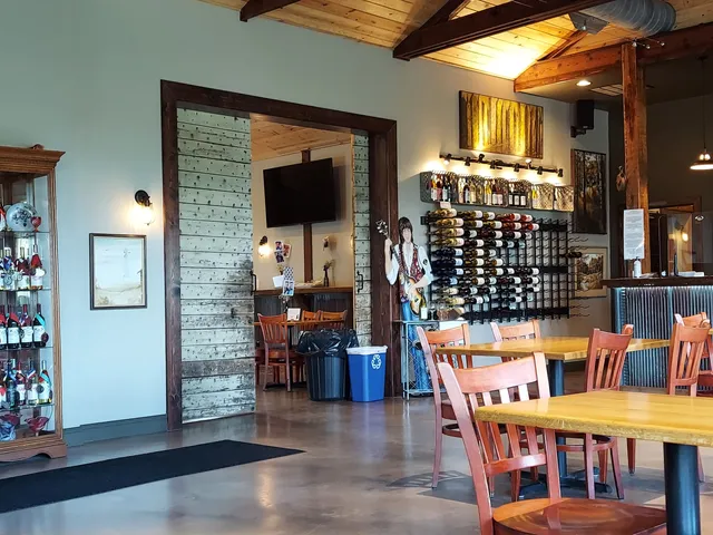 Three Oak Vineyards and Winery
