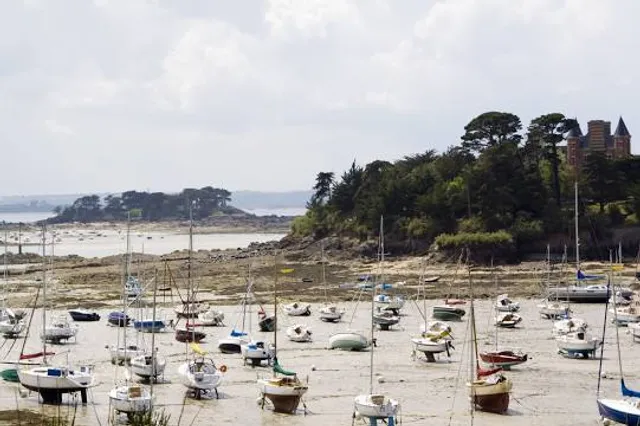 Plage De La Petite Salinette