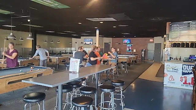 Belles' Sports Bar & Grill