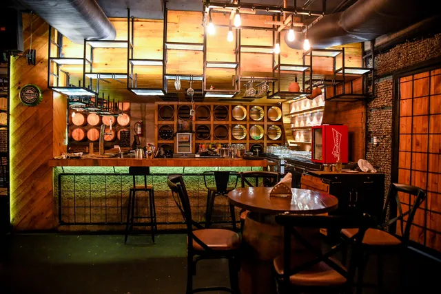 Head Quarters Rest O Bar