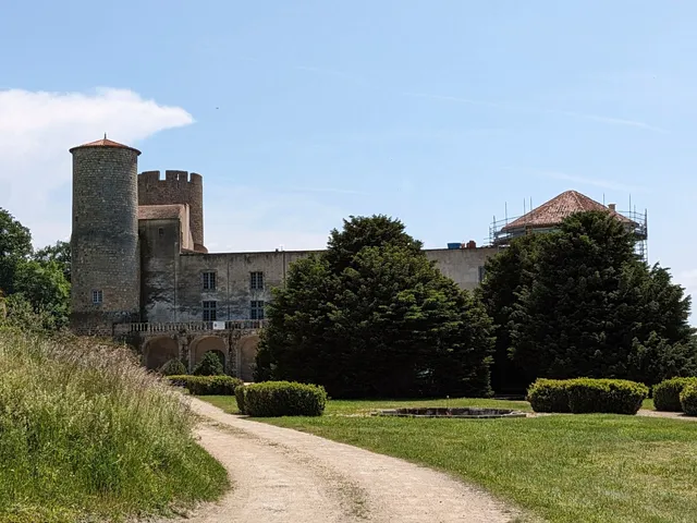 Ravel Castle