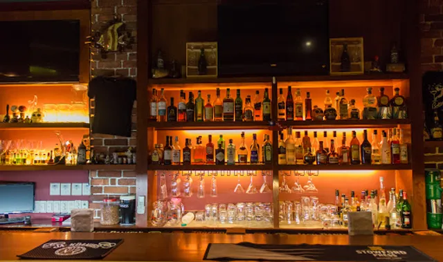 Bottoms Up Saloon Bar & Restaurant