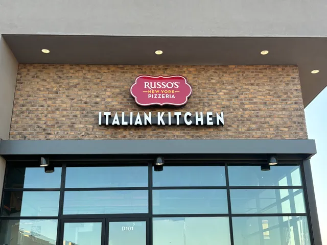 Russo's New York Pizzeria & Italian Kitchen | Cannon Beach
