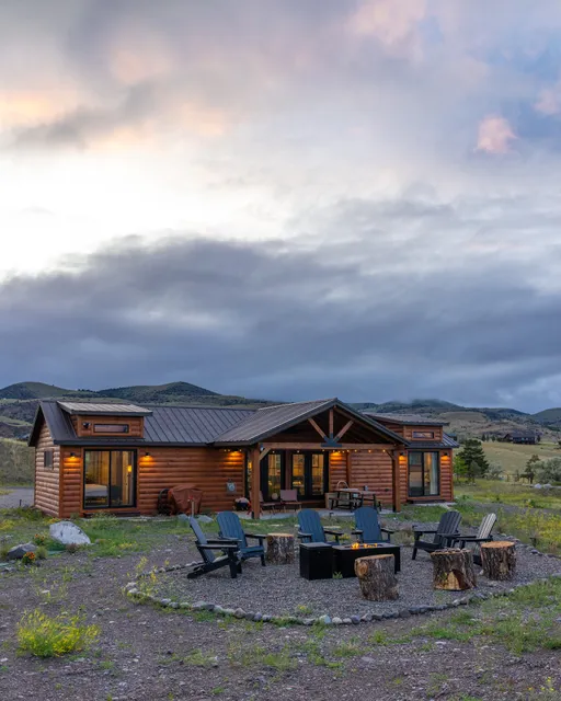 Little Lodge at Emigrant Peak