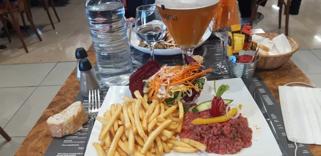 Brasserie Le Versailles La Trinité