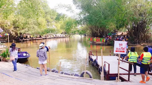 ตลาดน้ำ 3 วัง