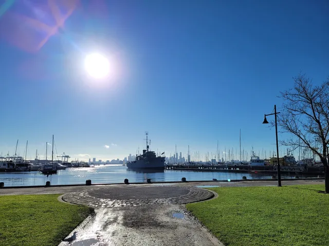 Commonwealth Reserve