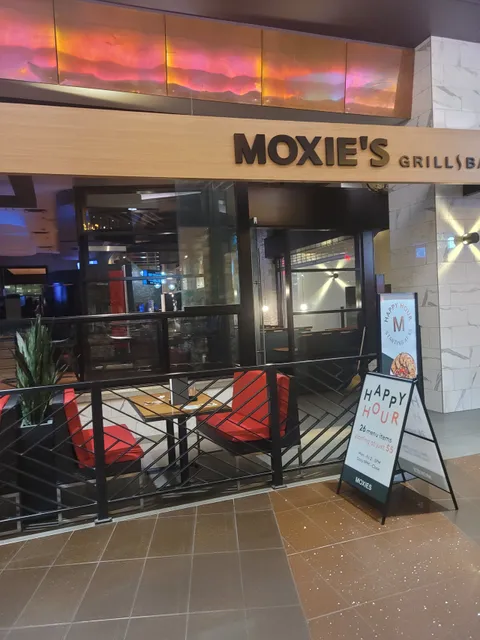 Moxies West Edmonton Mall Restaurant