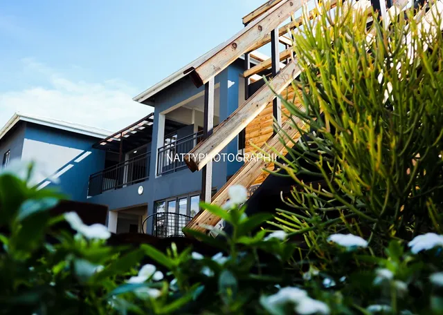 Happy Hen Guest Lodge and Restaurant