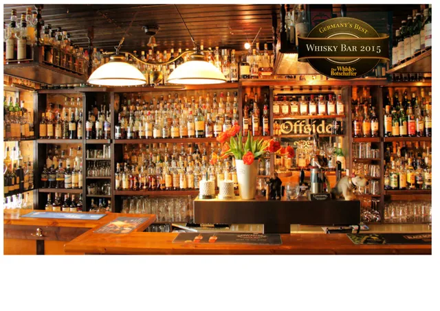 OFFSIDE Pub & Whisky Bar