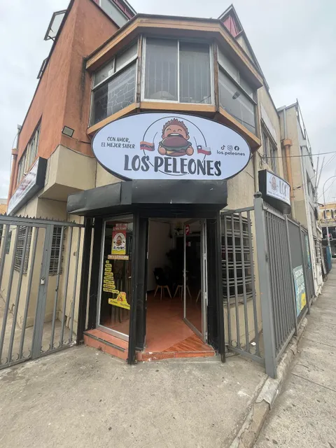 Los peleones, Av. Brasil