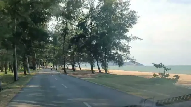Pantai Petak, Paka