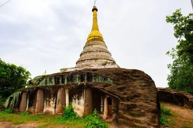Phowintaung Cave Complex (ဖိုလ်ဝင်တောင်)