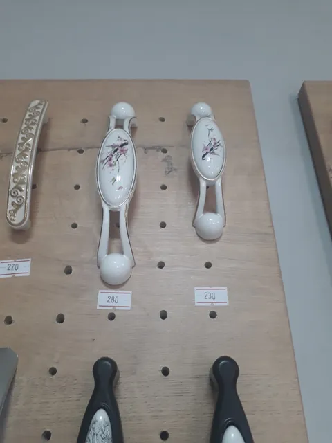 Байбесік Бәділбекби көшесі 253. ЛАГМАНХАНА