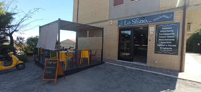 Alimentari Enoteca Lo Sfizio Fuori le Mura Montepulciano