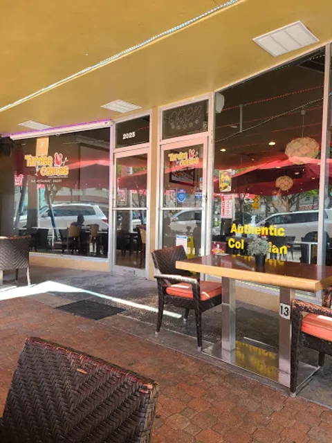 Tardes Caleñas Bar Restaurant