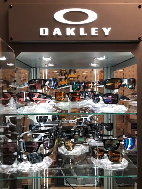 Cazin's Ace Hardware