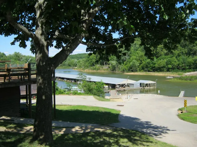 Chaonia Landing Resort, Marina & Guide Services