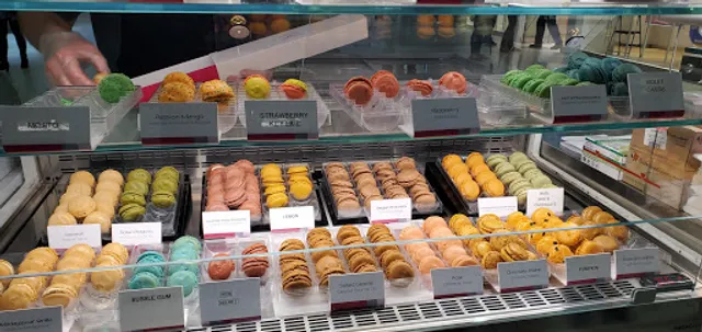 Le Macaron French Pastries Canton