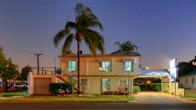 22 On Bowen Motel Roma