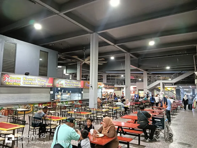 UMMC Food Court near Ruka (opposite Menara Selatan)