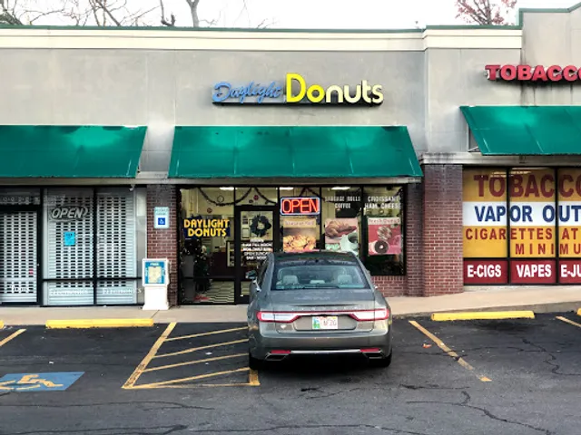 Daylight Donuts