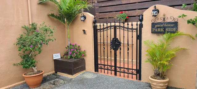 GUEST HOUSE PARKSIDE