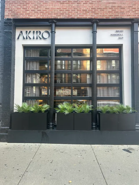 Akiro Hand Roll Bar