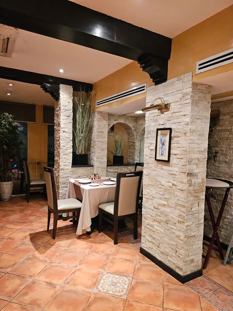 La Gondola Restaurant Free Parking