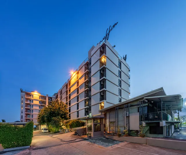 SHIN Muffin ABAC Bangna