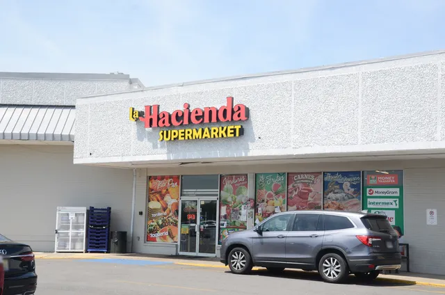 La Hacienda Michoacán Supermarket