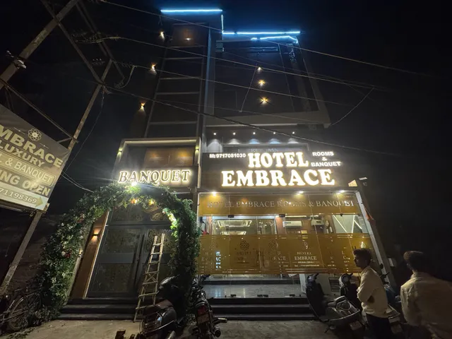 EMBRACE HOTEL & BANQUET