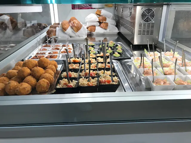 Golden Café | Food & Drink