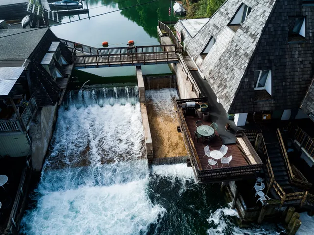 Falling Waters Lodge