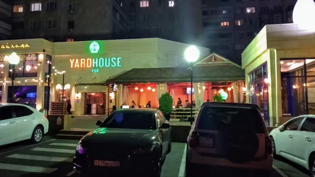 Yard House Pub