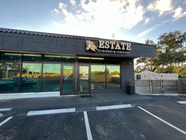 Estate Cigars & Social
