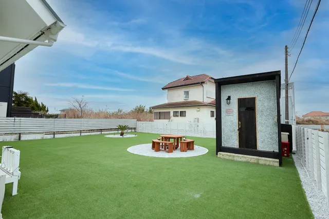 J's ONE by the beach 99