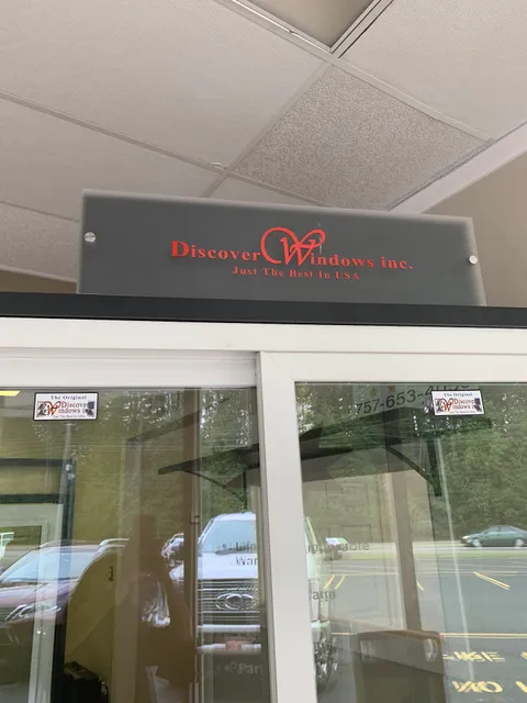 Holland Plaza Shopping Center