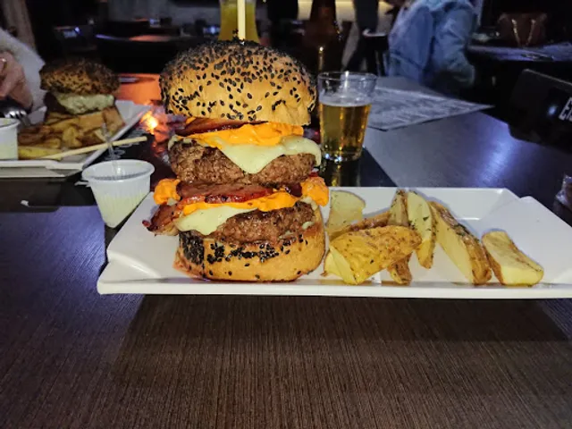 Maredu Burger & Steakhouse